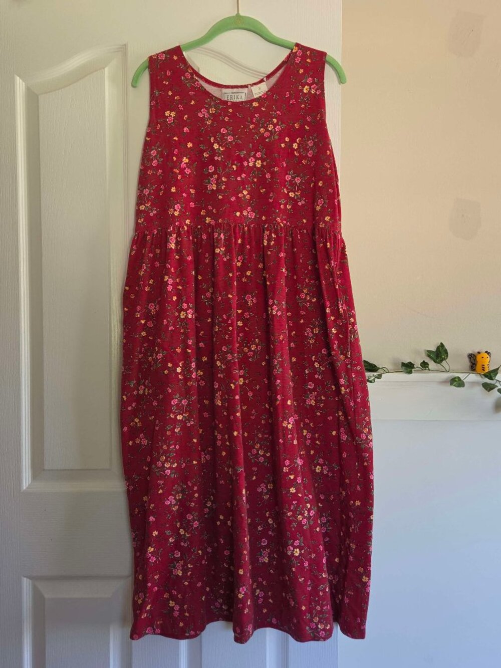 Vintage Erika Red Floral Sleeveless Midi/Maxi Dress